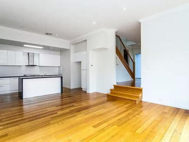 Condo for rent in Box Hill