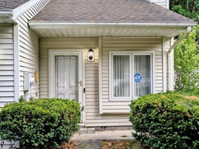Townhouse for sale in Saratoga, New York