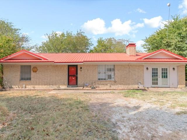 House for sale in Wills Point, Texas