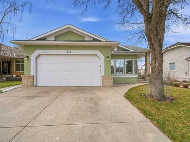 House for sale in Airdrie, Alberta