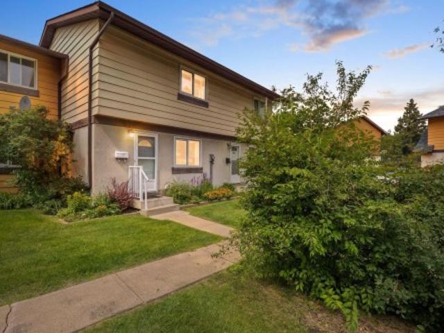 Townhouse for sale in Wedgewood, Alberta