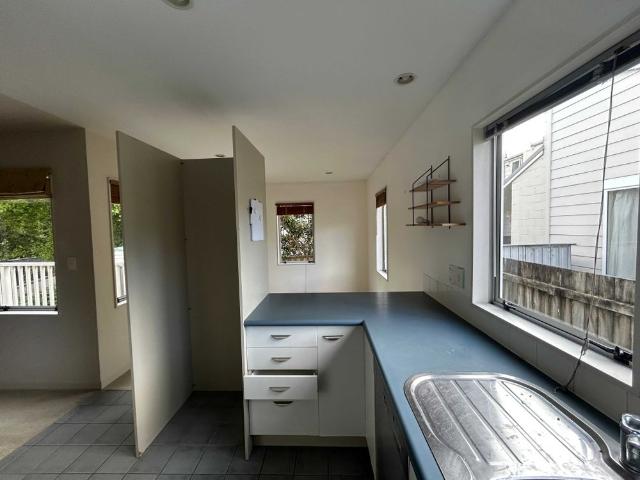 Townhouse for rent in Mount Cook, Wellington