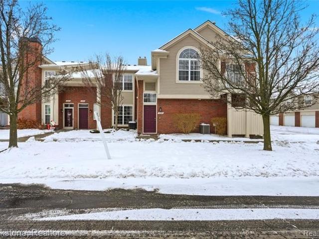 Condo for sale in Clinton Township, Michigan