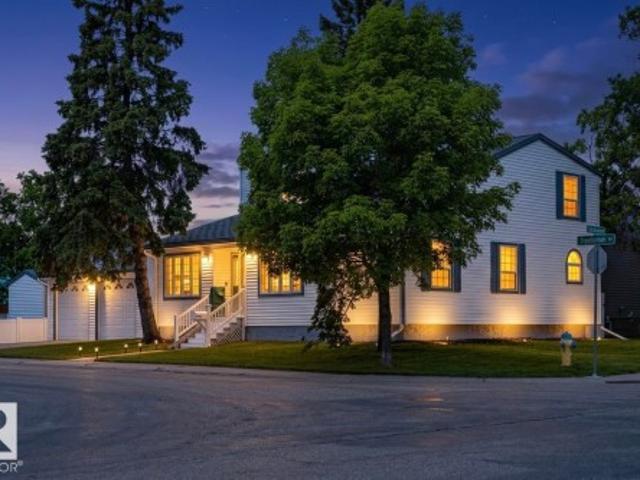 House for sale in Wedgewood, Alberta
