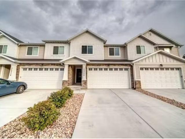 Condo for rent in Riverton