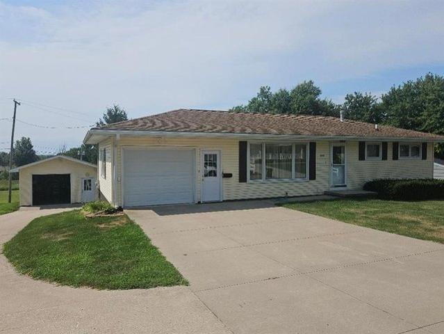 House for sale in Belle Plaine, Iowa