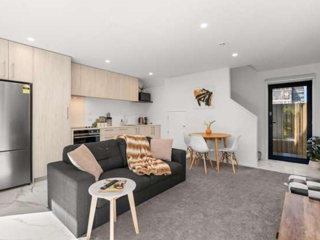 Townhouse for sale in Heathcote, Canterbury