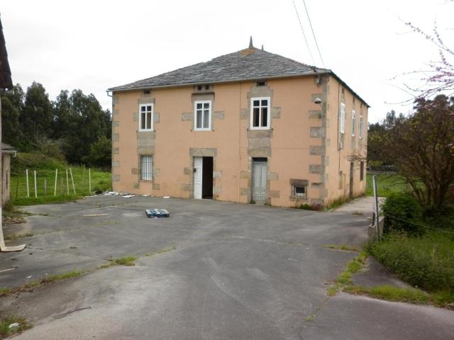 Villa en venta en Cervo
