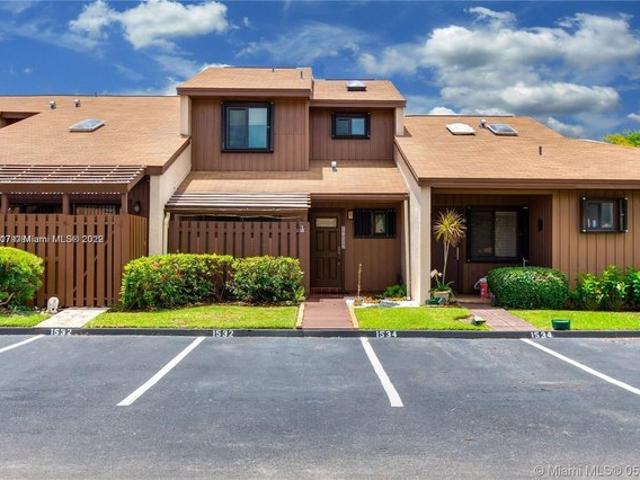 Townhouse for sale in Hollywood, Florida