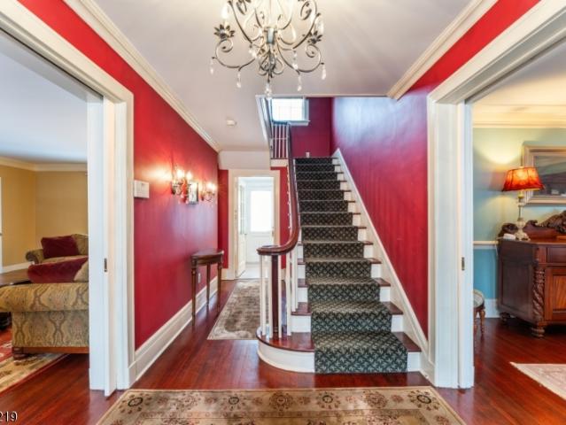 House for sale in Mountainside, New Jersey