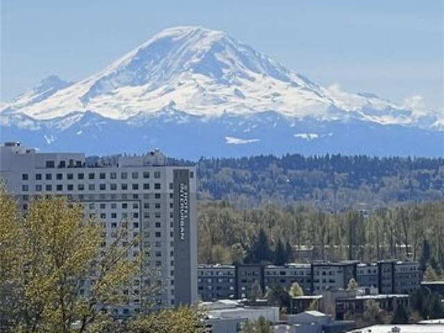 Condo for sale in Tukwila, Washington