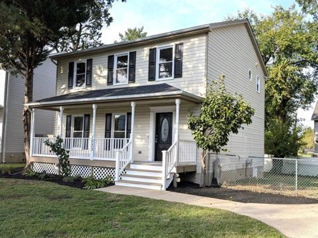 House for sale in Londontowne, Edgewater