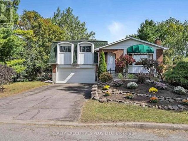 House for sale in Queenswood Heights, Ottawa