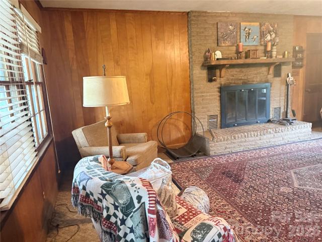 House for sale in Lowesville, Maiden