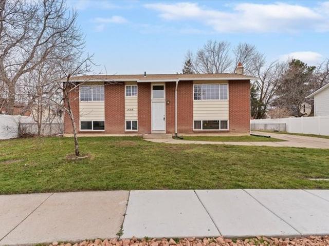 House for sale in Clearfield, Utah