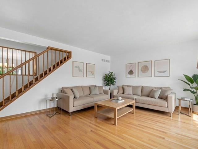 Townhouse for sale in Glenview, Illinois