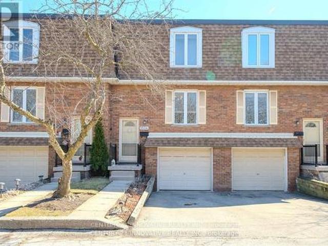 Townhouse for sale in Burlington