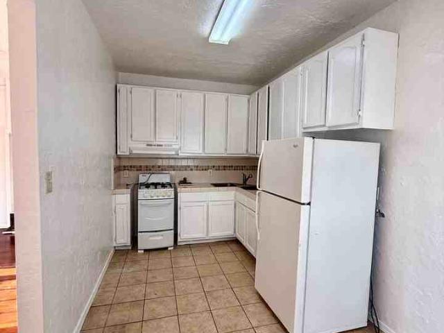 Apartment for rent in Canoga Park, California