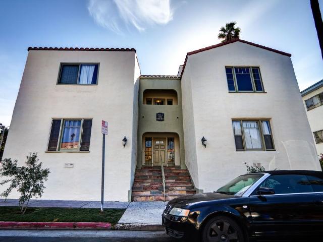 Apartment for rent in Canoga Park, California