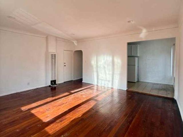 Apartment for rent in Canoga Park, California