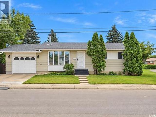 House for sale in Forest Grove, Saskatoon