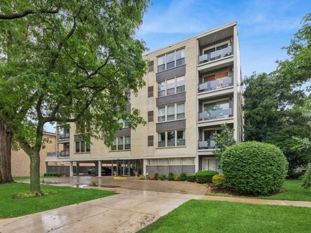 Condo for sale in River Forest, Illinois