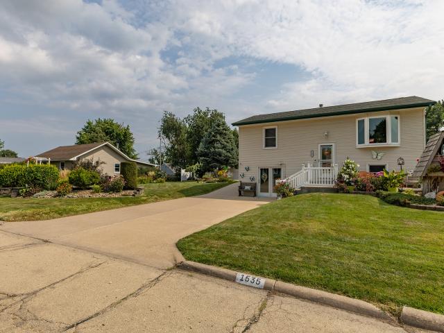 House for sale in Clinton, Iowa