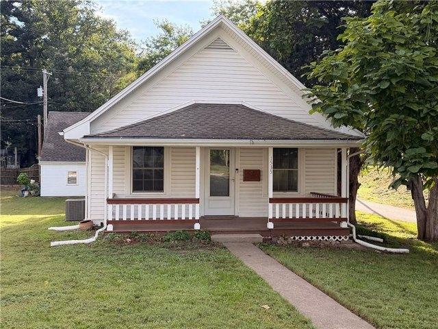 House for sale in Independence, Jackson County