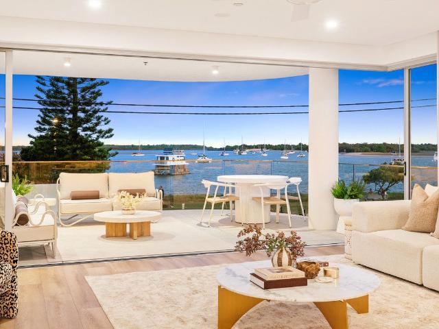 Apartment for rent in Biggera Waters, Gold Coast City