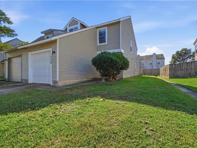 Townhouse for sale in Ocean Lakes, Virginia Beach