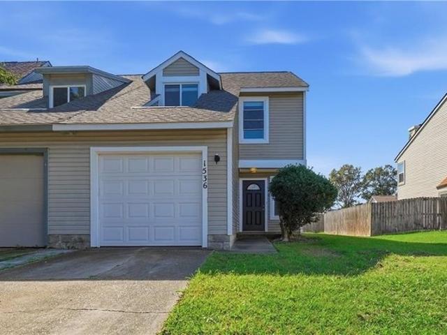 Townhouse for sale in Ocean Lakes, Virginia Beach