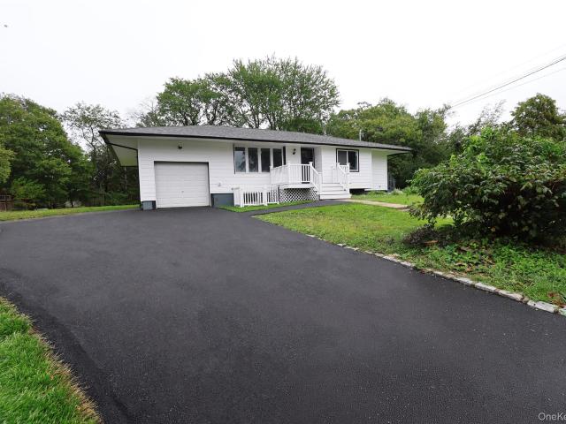 House for sale in Baywood, Town of Islip