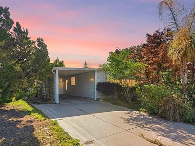 House for sale in Lady Lake, Florida