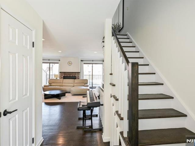 Townhouse for sale in Fort Lee, New Jersey
