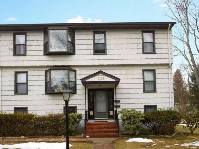 Condo for rent in Teaneck