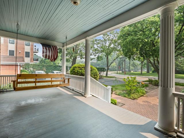 House for sale in Highland Park, Lake County