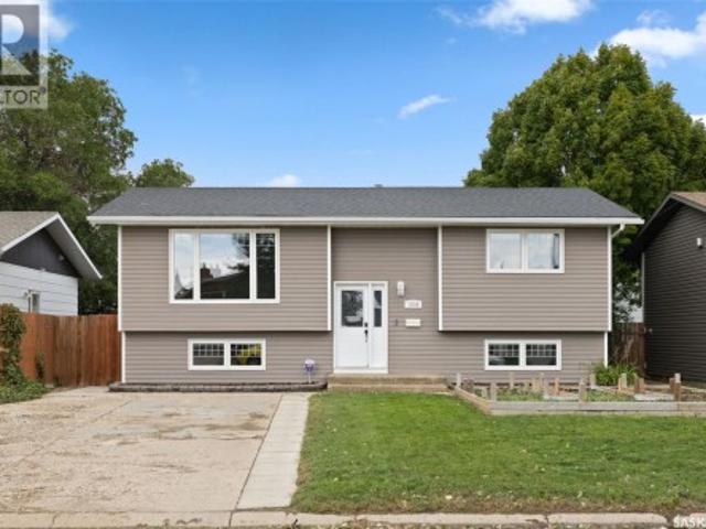 House for sale in Moose Jaw, Saskatchewan