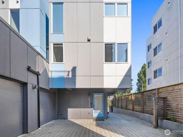 Townhouse for sale in Seattle, Washington