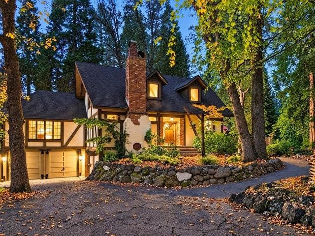 House for sale in Mount Shasta, Siskiyou County