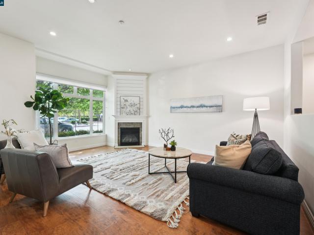 Condo for sale in Walnut Creek, California