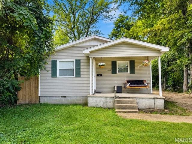 House for sale in Ashcroft Addition, Poplar Bluff