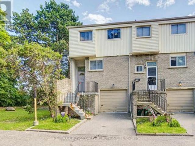 Townhouse for sale in Durham, Ontario