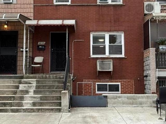 Townhouse for sale in Flushing