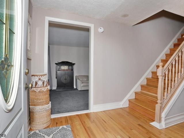 House for sale in Waldwick, New Jersey