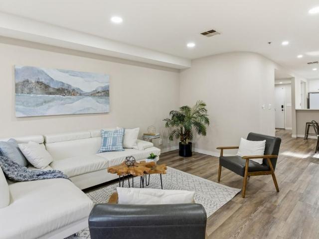 Condo for sale in Palo Alto, California