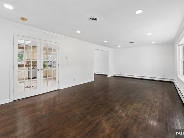 House for sale in Englewood Cliffs, New Jersey