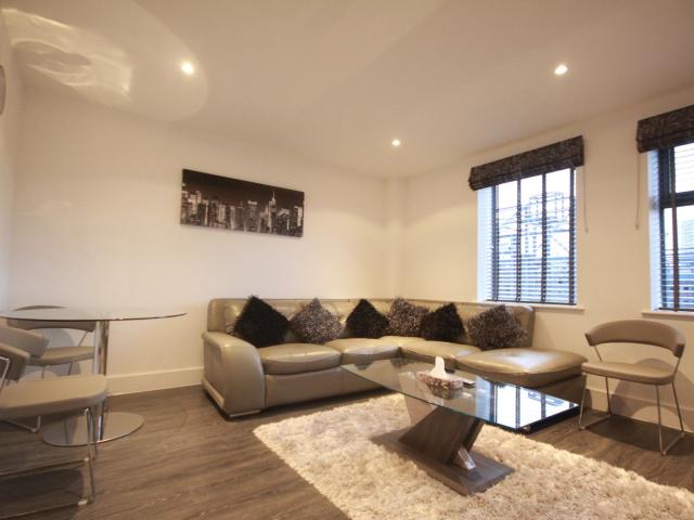 Apartment for rent in Poplar Grove, Greater London