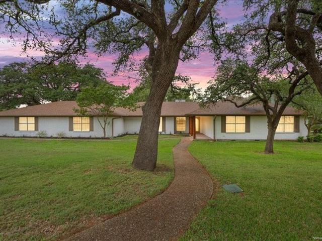 House for sale in China Spring, Texas