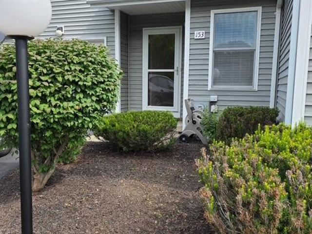Townhouse for sale in Colonie, New York