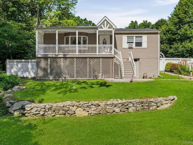 House for sale in Baldwin Place, New York
